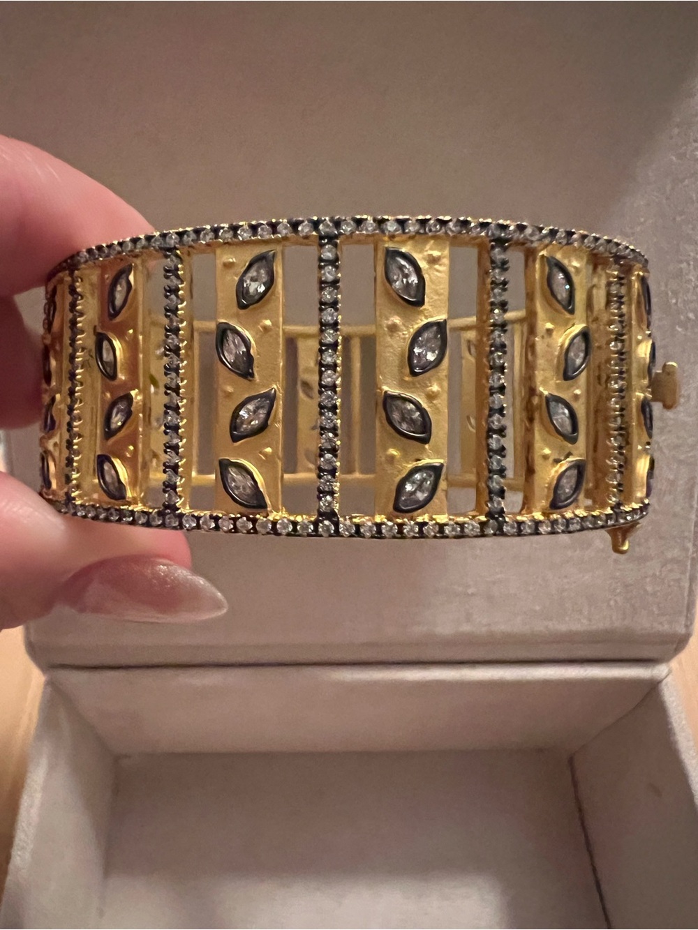 Freida Rothman oval hinged bangle - Picture 6 of 6